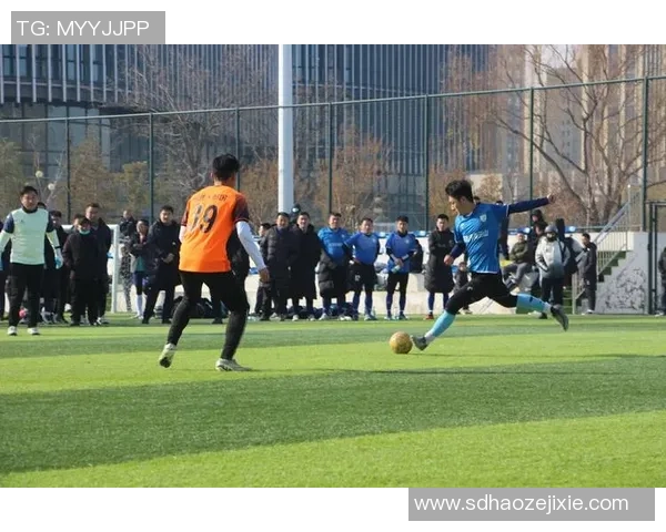 疯狂足球假摔现象解析与对策探讨如何重塑足球比赛的公平性与观赏性